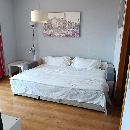 Apartamento Calle Mauricio Legendre Madrid Bagian luar foto