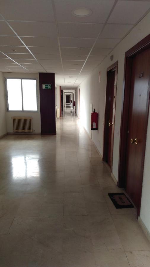 Apartamento Calle Mauricio Legendre Madrid Bagian luar foto
